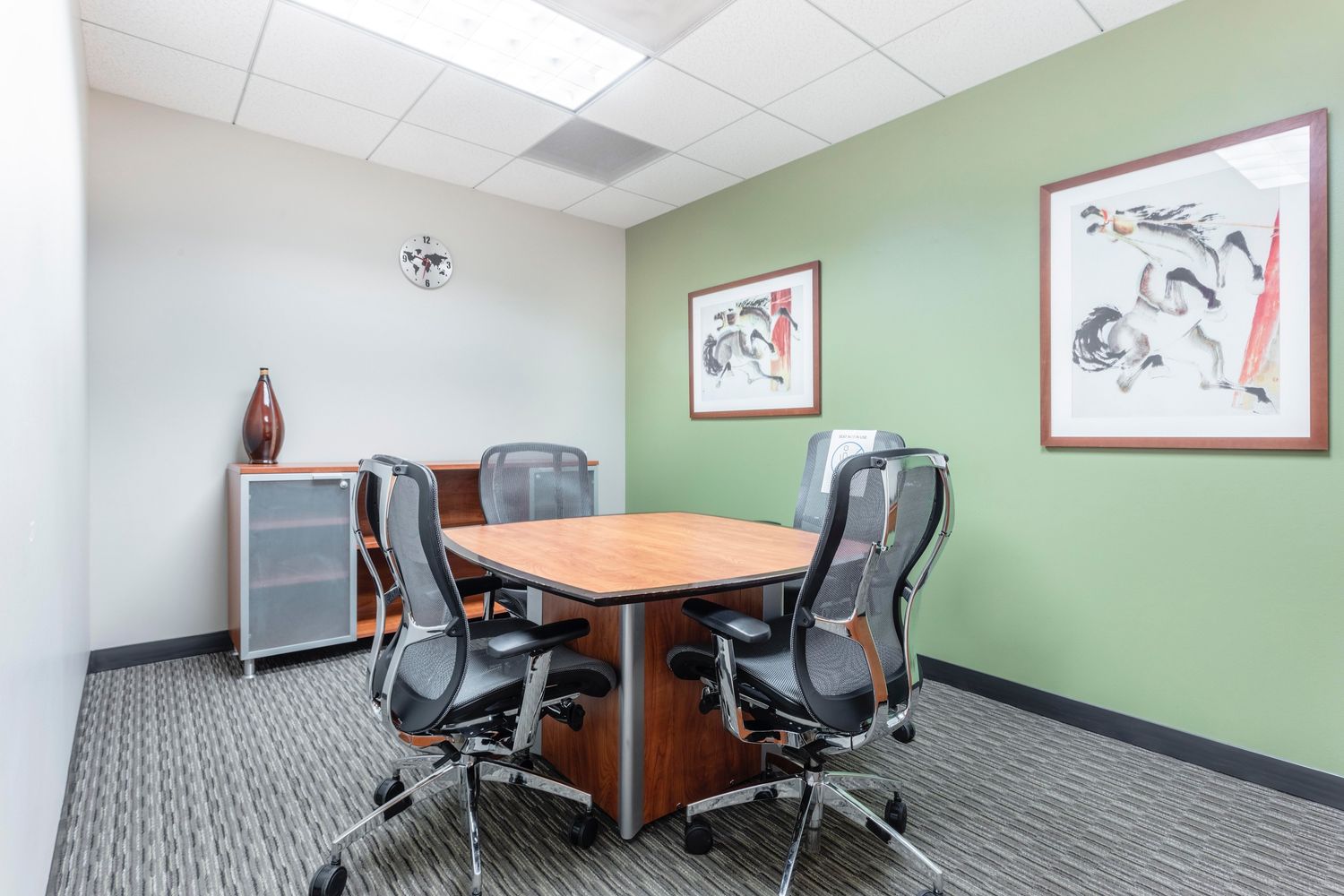 One Lincoln Centre: 18 W 140 Butterfield Road, Oak Brook, IL 60181